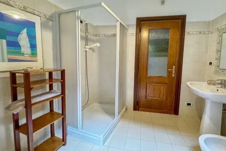 Maison 8 chambres avec piscine à 30m du lac à Lezzeno : photo 35
