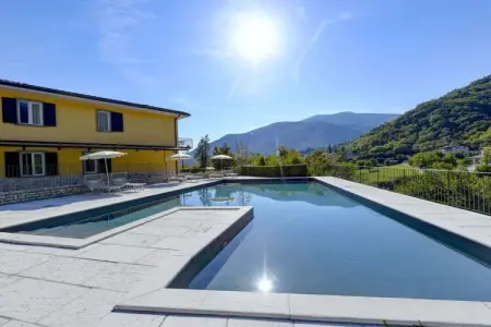 Maison avec balcon vue lac de Garde, Tignale : photo 4