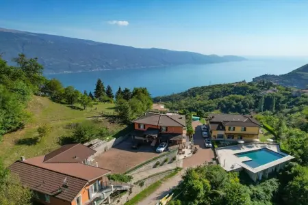 Maison avec balcon vue lac de Garde, Tignale : photo 6
