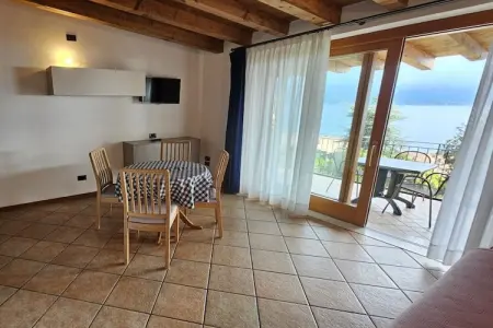 Appartement 4 personnes Gargnano vue lac et parking : photo 14