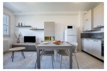 Maison vue lac avec terrasse bain à remous, Toscolano-Maderno : photo 5