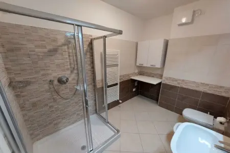 Maison vue lac avec terrasse bain à remous, Toscolano-Maderno : photo 8