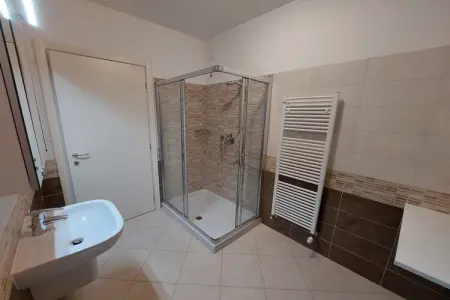 Maison vue lac avec terrasse bain à remous, Toscolano-Maderno : photo 9