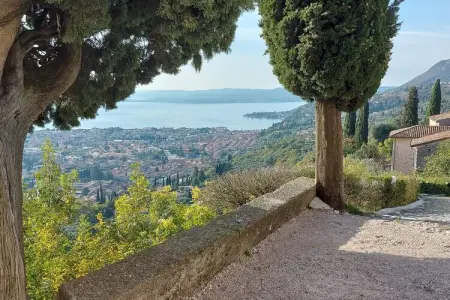 Maison vue lac avec terrasse bain à remous, Toscolano-Maderno : photo 16