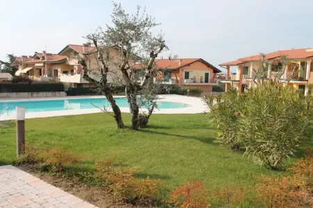 Appartement neuf 2 chambres avec terrasse couverte à Lazise : photo 3