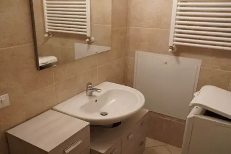 Appartement neuf 2 chambres avec terrasse couverte à Lazise : photo 17