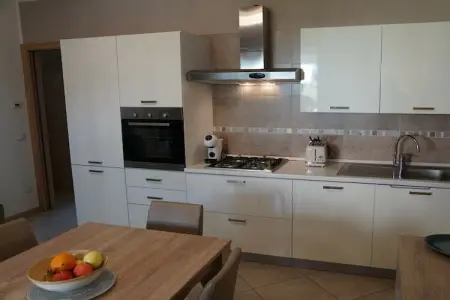 Appartement neuf 2 chambres avec terrasse couverte à Lazise : photo 18