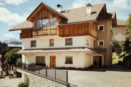Appartement neuf à Wengen avec balcon sud et navette ski : photo 6