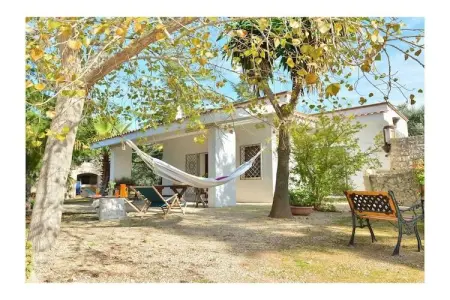 Trullo L'Alcova, maison traditionnelle en oliveraie : photo 1