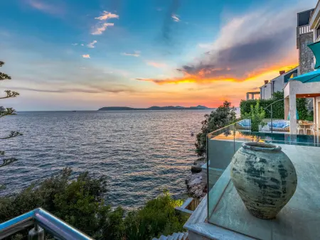 Villa 5 chambres avec piscine chauffée à 20m de la mer : photo 8