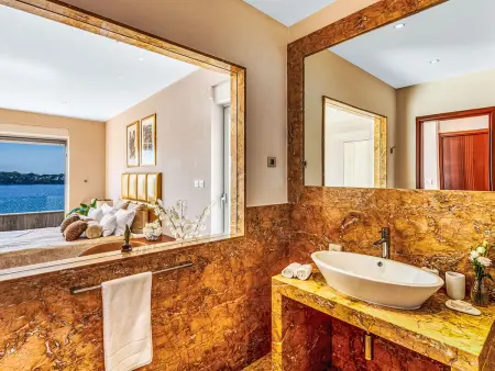 Villa 5 chambres avec piscine chauffée à 20m de la mer : photo 15