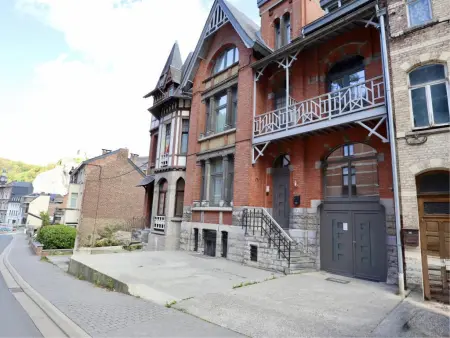 Maison typique avec balcon et jardin privé au cœur de Dinant : photo 1