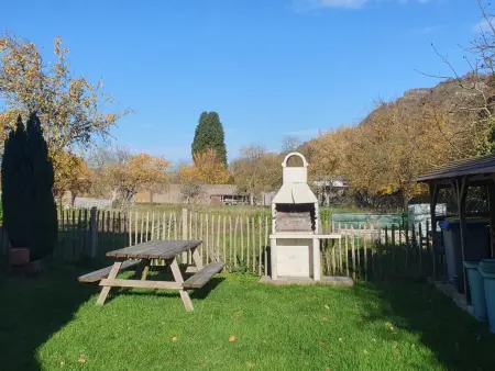 Maison en pierre rénovée avec jardin privé à Chooz, 4 pers. : photo 2