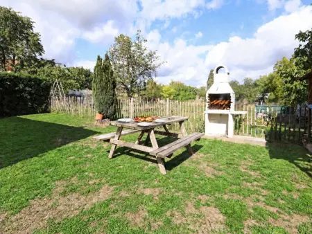 Maison en pierre rénovée avec jardin à Chooz, près de la Meuse : photo 2