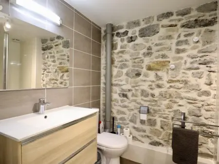 Maison en pierre rénovée avec jardin à Chooz, près de la Meuse : photo 6