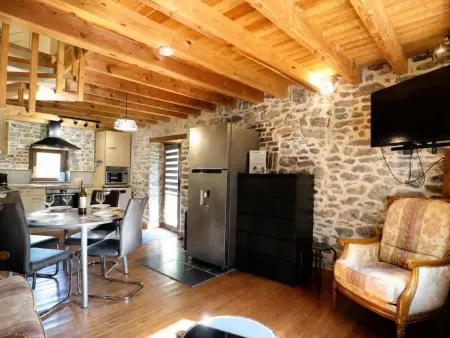 Maison en pierre rénovée avec jardin à Chooz, près de la Meuse : photo 8