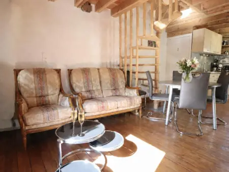 Maison en pierre rénovée avec jardin à Chooz, près de la Meuse : photo 9