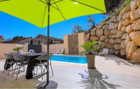 Carré Provençal, Maison 8 personnes à Sauveterre : photo 2