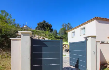 Carré Provençal, Maison 8 personnes à Sauveterre : photo 5