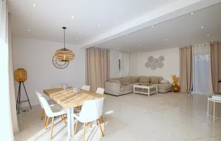 Carré Provençal, Maison 8 personnes à Sauveterre : photo 8