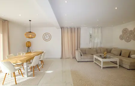 Carré Provençal, Maison 8 personnes à Sauveterre : photo 9