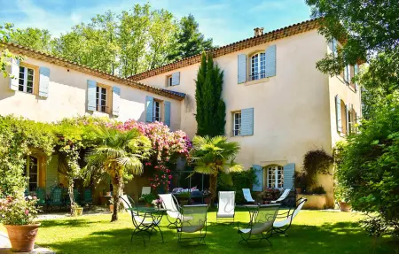Maison en pierre avec piscine privée et cheminée à Aix-en-Provence : photo 1