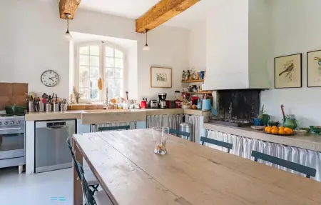 Maison en pierre avec piscine privée et cheminée à Aix-en-Provence : photo 3