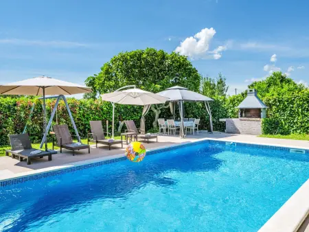 Villa Gracia avec piscine privée et vue campagne à Gračišće : photo 11