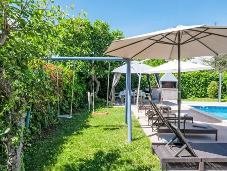 Villa Gracia avec piscine privée et vue campagne à Gračišće : photo 13