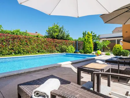 Villa Gracia avec piscine privée et vue campagne à Gračišće : photo 14
