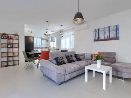 Villa Flavia avec piscine privée à Medulin, 8 personnes : photo 2