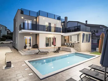 Villa Eminentia, 5 chambres avec piscine et vue mer à Ližnjan : photo 1