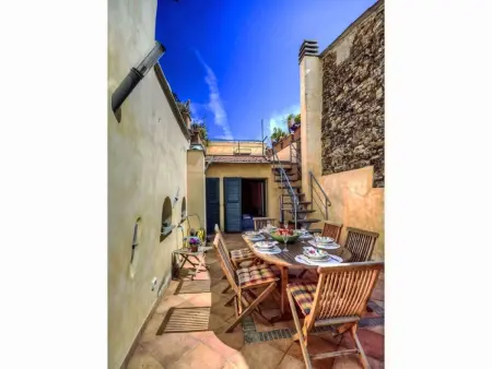 Maison historique avec vue mer et montagnes à Civezza : photo 3