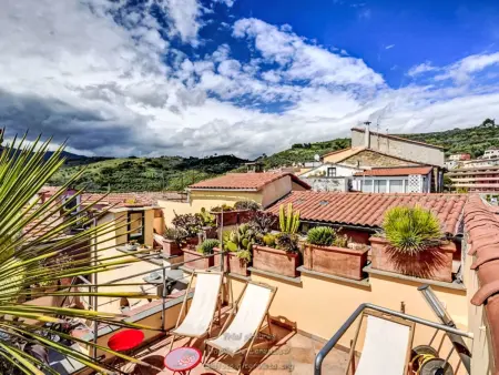 Maison historique avec vue mer et montagnes à Civezza : photo 4