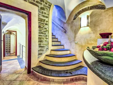 Maison historique avec vue mer et montagnes à Civezza : photo 8