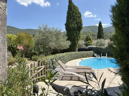 Enniroc, maison avec piscine privée et jardin à Nyons : photo 2