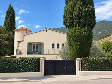 Enniroc, maison avec piscine privée et jardin à Nyons : photo 8