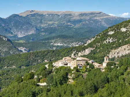 Enniroc, maison avec piscine privée et jardin à Nyons : photo 27