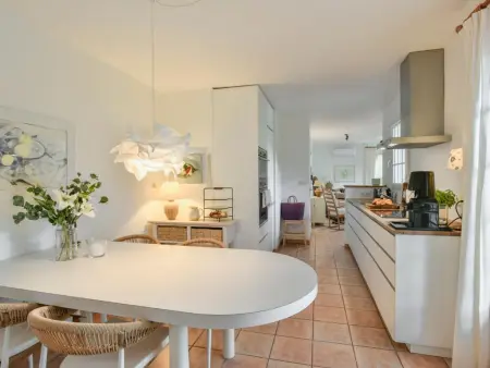 Maison de plain-pied avec piscine privée chauffée à Vasles : photo 5