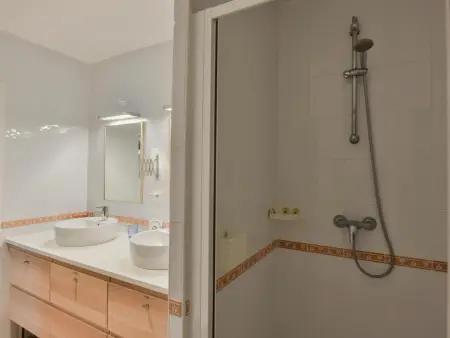 Maison de plain-pied avec piscine privée chauffée à Vasles : photo 30