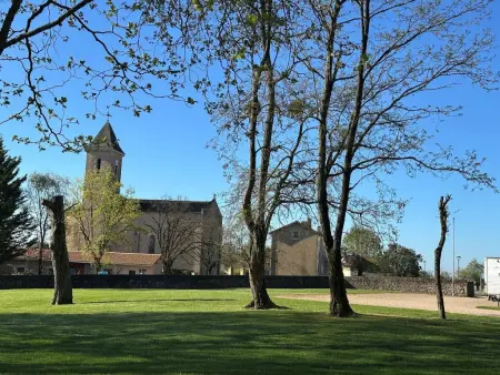 Maison de plain-pied avec piscine privée chauffée à Vasles : photo 38