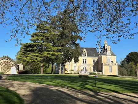 Maison de plain-pied avec piscine privée chauffée à Vasles : photo 43