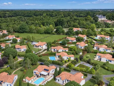 Maison de plain-pied avec piscine privée chauffée à Vasles : photo 44