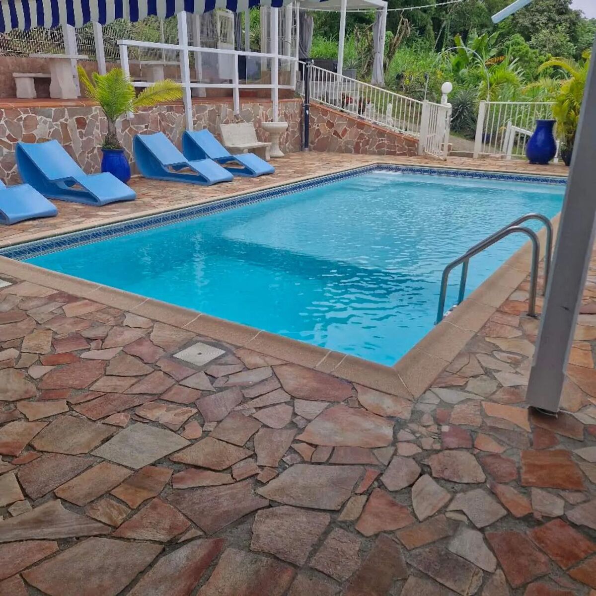 Maison familiale 240 m² avec piscine partagée au Vauclin, Martinique - Photo 6
