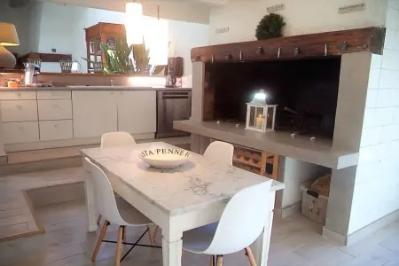 Maison avec piscine privée en pinède près de Gruissan : photo 16