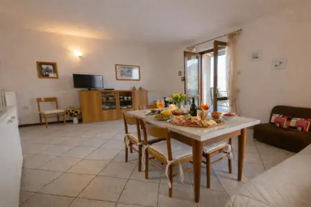 Maison avec balcon face au lac de Garde à Prabion : photo 6