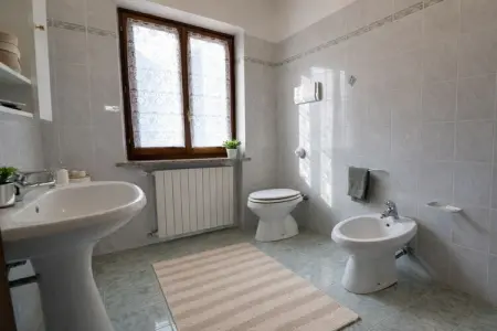 Maison avec balcon face au lac de Garde à Prabion : photo 11