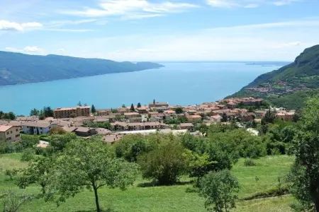 Maison avec balcon face au lac de Garde à Prabion : photo 15