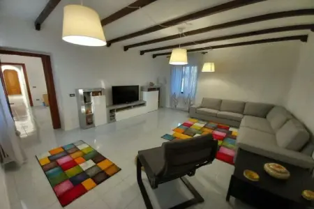 Maison de vacances rénovée à Voghera avec terrasse et jardin : photo 5
