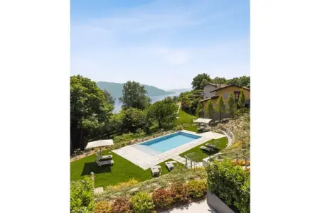 Studio avec mezzanine et piscine, Trarego Viggiona, vue lac : photo 3